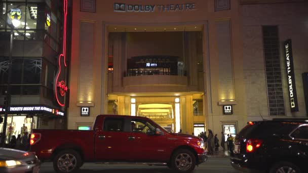 Ruch Uliczny Pobliżu Dolby Theatre Hollywood — Wideo stockowe