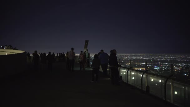 Turistas Noche Observatorio Griffith — Vídeos de Stock