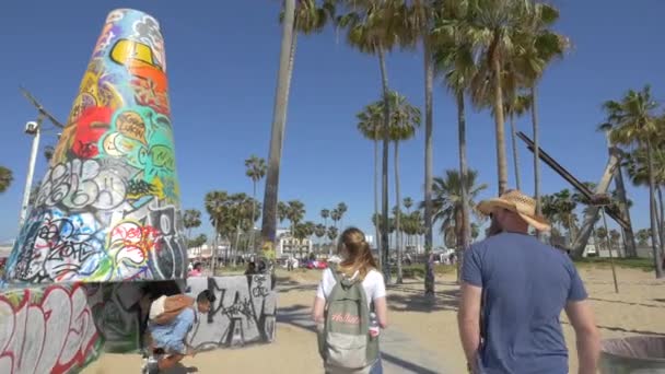 Graffiti Stranden — Stockvideo