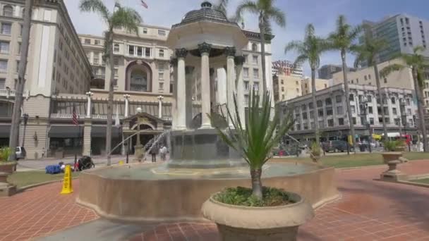 Horton Plaza Park Fontánou — Stock video