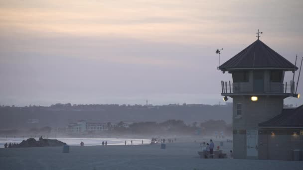 Edificio Con Torre Sulla Spiaggia — Video Stock