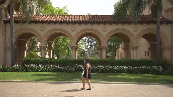 Sloupce Arkády Botanické Zahradě San Diego — Stock video