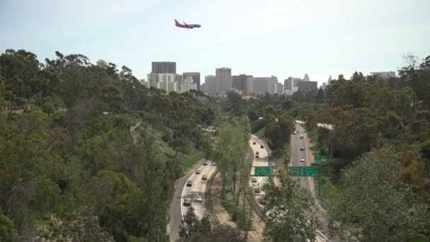 Plane Flying Cabrillo Freeway — Stock Video