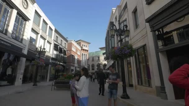 Turistas Caminhando Beverly Hills — Vídeo de Stock