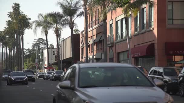 Autos Auf Der Straße Beverly Hills — Stockvideo