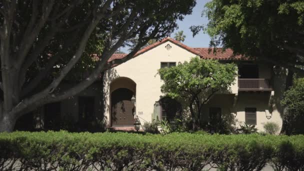 Casa Árboles Durante Día — Vídeos de Stock