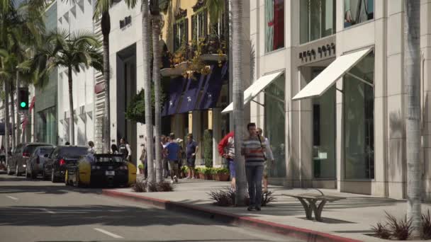 Persone Sul Marciapiede Beverly Hills — Video Stock