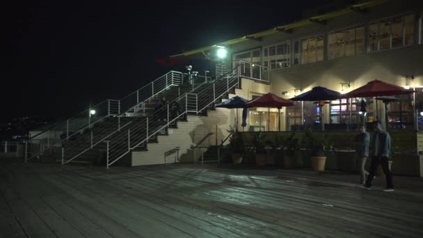 Restaurante Muelle Por Noche — Vídeos de Stock
