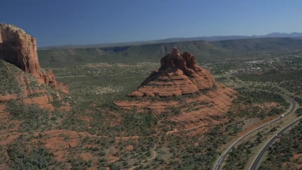 Luchtfoto Van Bell Rock Sedona Vallei — Stockvideo