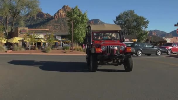 Conducir Jeep Día Soleado — Vídeo de stock