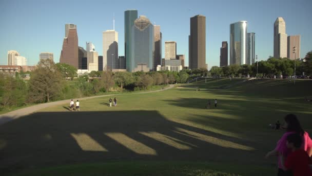 Turisták Pihenés Egy Parkban Houston Amerikai Egyesült Államok — Stock videók