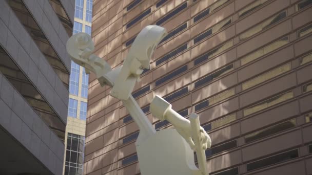 Incline Uma Escultura Edifício — Vídeo de Stock