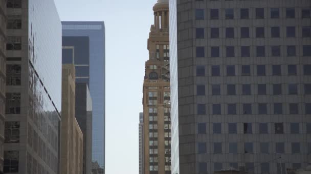 Tilt Van Torens Een Straat Verenigde Staten Van Amerika — Stockvideo