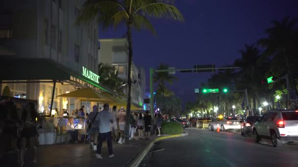 Drukke Straat Miami Beach Nachts Verenigde Staten Van Amerika — Stockvideo