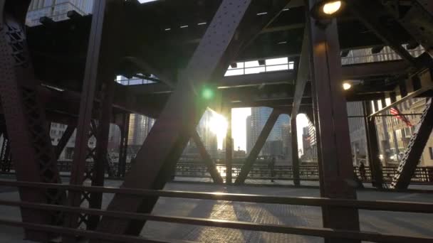 Soleil Brille Travers Les Piliers Pont États Unis Amérique — Video