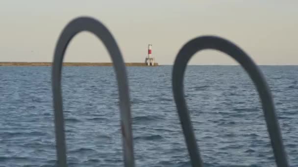 遠くに見える灯台 — ストック動画