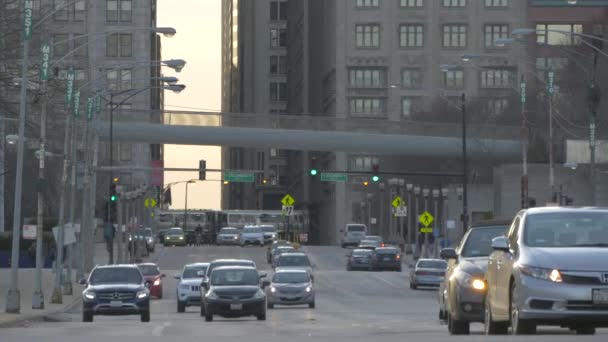 美利坚合众国芝加哥街上的交通情况 — 图库视频影像