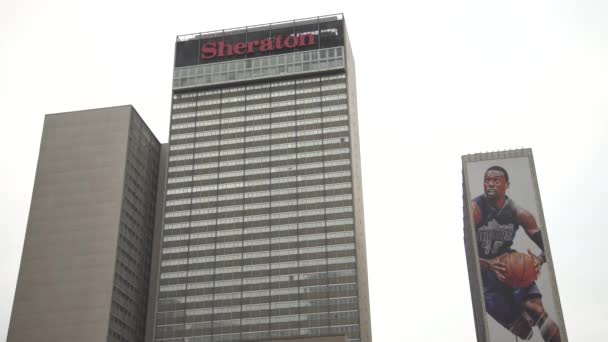 Sheraton Hotel Une Affiche Harrison Barnes Dallas — Video