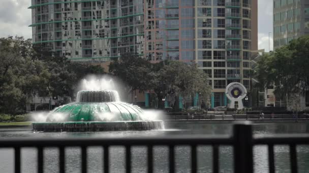 Fontana Sorgiva Nel Lago Eola — Video Stock