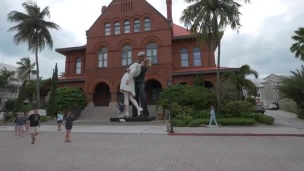 Estatua Abrazando Paz Museo — Vídeos de Stock