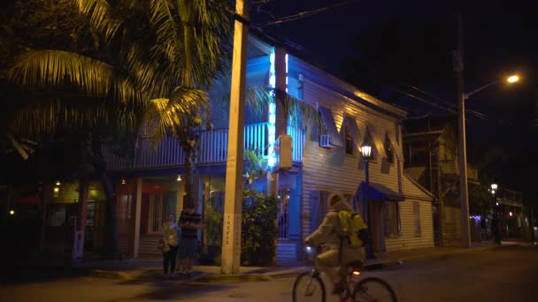 Casa Signo Neón Por Noche — Vídeo de stock