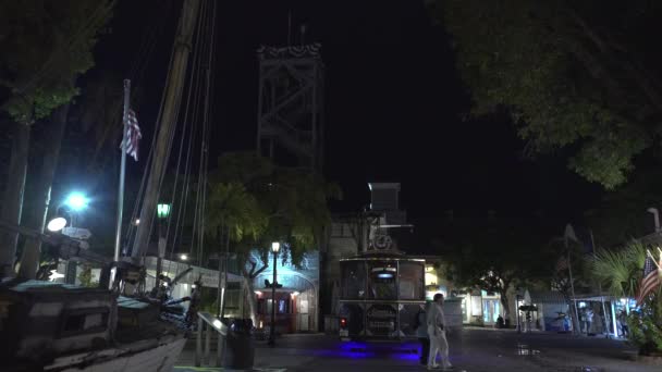 Key West Shipwreck Museum Bei Nacht — Stockvideo