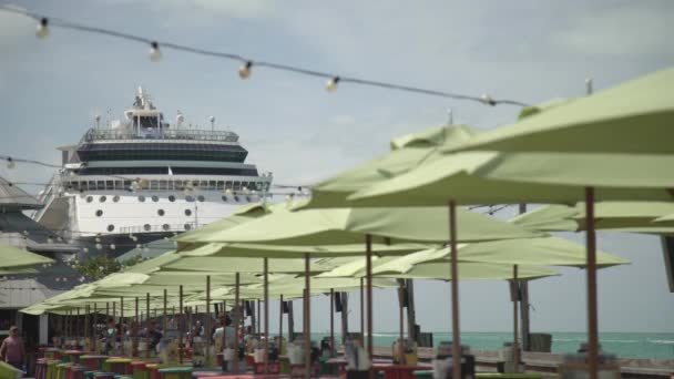 Sombrillas Terraza Barco — Vídeos de Stock