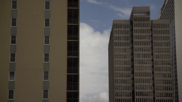 Zwei Gebäude Einer Stadt — Stockvideo