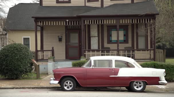 Vintage Car Front House — Stock Video