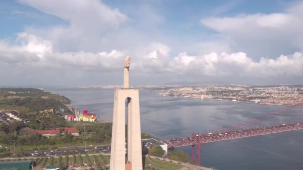 Estatua Aérea Cristo Rey Cerca Del Puente Abril — Vídeo de stock