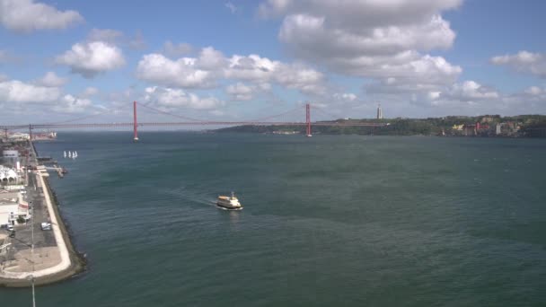 Sailing Tagus River Bridge — Stok Video