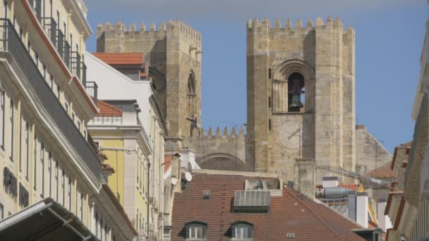 Klokkentorens Van Kathedraal Van Lissabon — Stockvideo