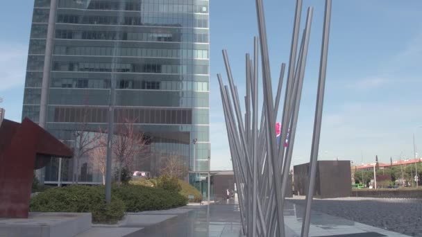 Metallic Sculptures Cuatro Torres Area — Stock Video