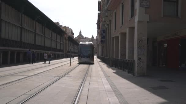 Merkez Market Ten Tramvay Geçiyor — Stok video