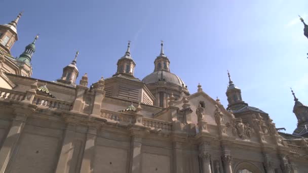 Tours Coupoles Sculptures Basilique — Video