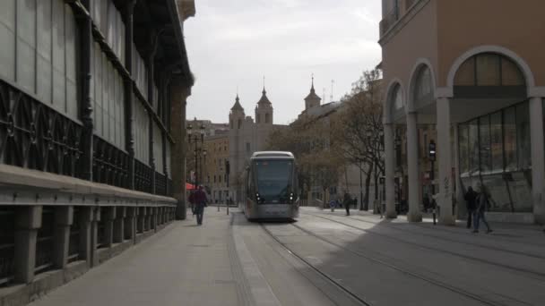 Трамвай Улице Цезаря Аугусто — стоковое видео