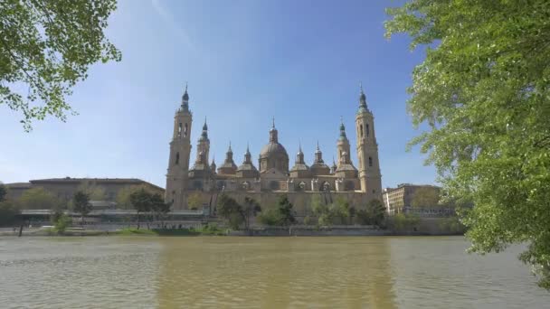 Sütunlu Meryem Ana Ebro Nehri Bazilikası — Stok video