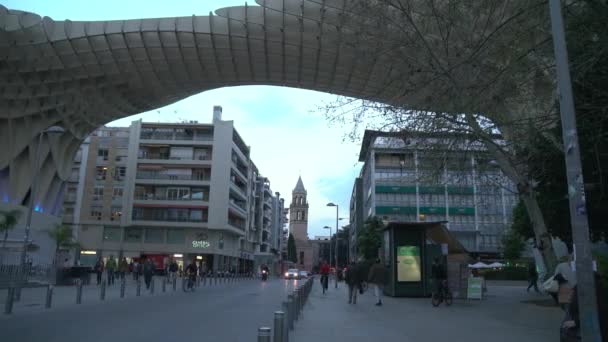 Kloktoren Vanaf Metropol Parasol — Stockvideo