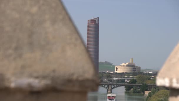 Torre Sevilla Vista Tras Barandillas Piedra — Vídeo de stock
