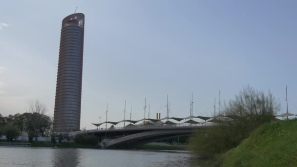 Most Sevilla Tower Del Cachorro — Stock video