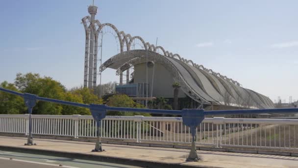 Pabellon Del Futuro Vanaf Een Brug Gezien — Stockvideo