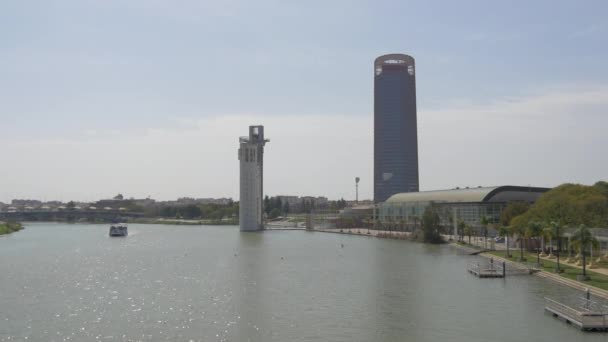 Schindlerova Věž Sevilla Tower Řeka Guadalquivir — Stock video