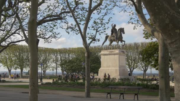 Estátua Equestre Luís Xiv Parque — Vídeo de Stock