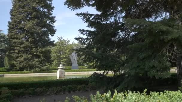 公园里的雕塑 — 图库视频影像