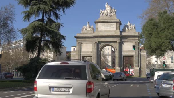 Glorieta Puerta Toledo — Stockvideo