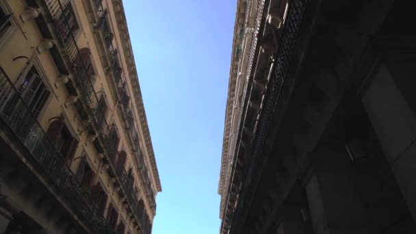 Vista Ángulo Bajo Edificios Apartamentos — Vídeos de Stock