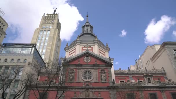 Low Angle Las Calatravas Church Rooftop — Stock Video