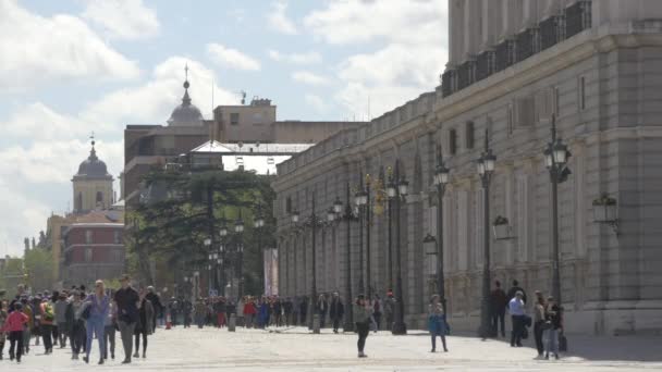 Turistas Caminhando Beco — Vídeo de Stock