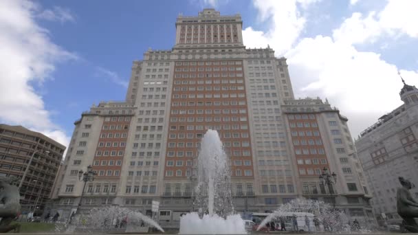 Fontana Primaverile Imponente Edificio — Video Stock
