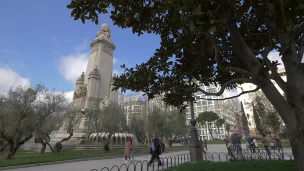 Het Standbeeld Van Cervantes Plaza Espana — Stockvideo